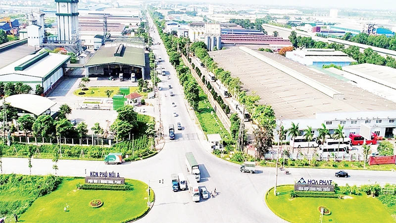 Khu công nghiệp Phố Nối A có 220 dự án đầu tư trong và ngoài nước đang hoạt động với tổng vốn đầu tư đăng ký hơn 23.000 tỷ đồng và hơn 1,1 tỷ USD. 