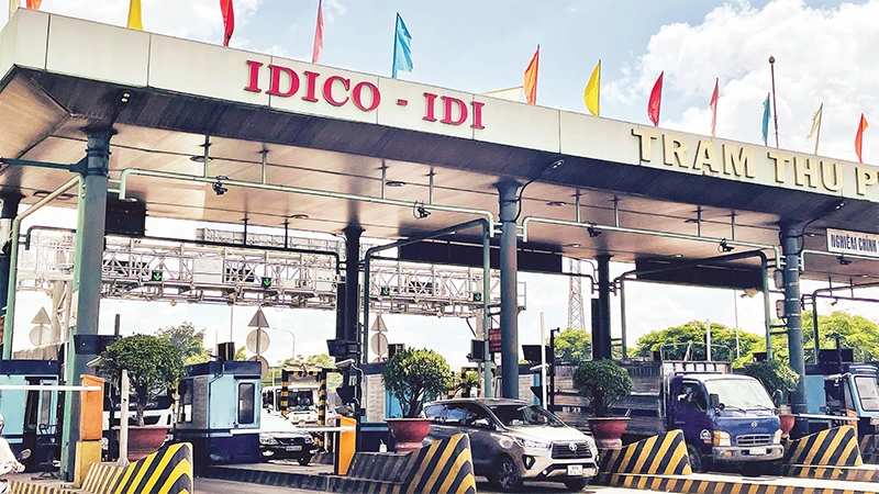 Trạm cân tự động đặt tại trạm thu phí An Sương-An Lạc phạt nguội giúp hạn chế phát sinh tiêu cực, kiểm soát trọng tải. 