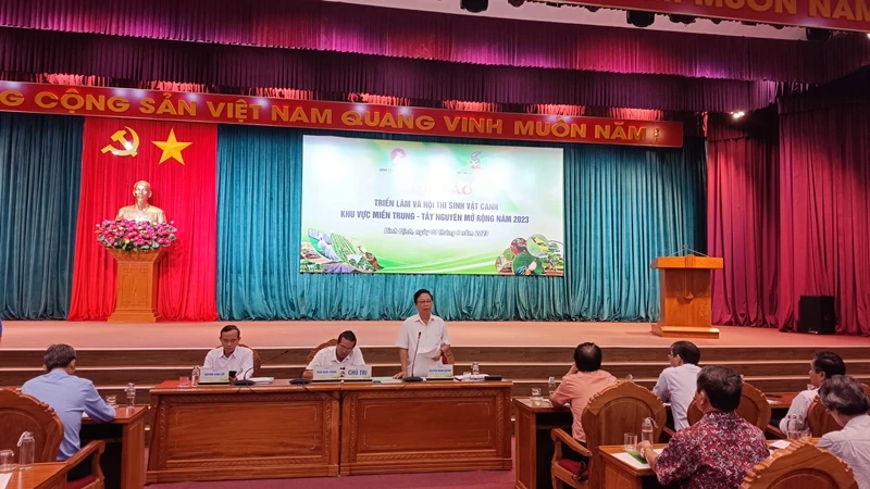 Họp báo công bố thông tin triển lãm và hội thi.