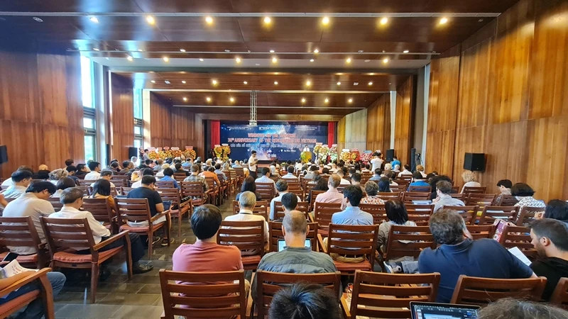 Truyền cảm hứng từ các cửa sổ nhìn ra vũ trụ