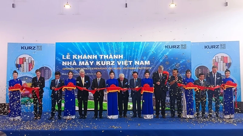 Bình Định khánh thành Nhà máy sản xuất nhũ và màng mỏng công nghệ cao