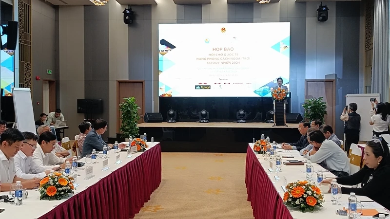 Quang cảnh buổi họp báo.