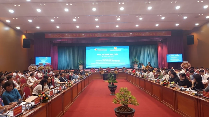 Toàn cảnh hội nghị.
