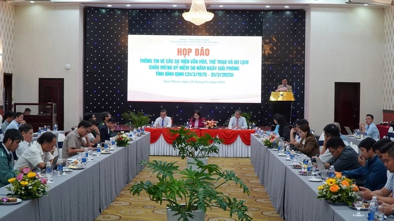 Quang cảnh buổi họp báo.