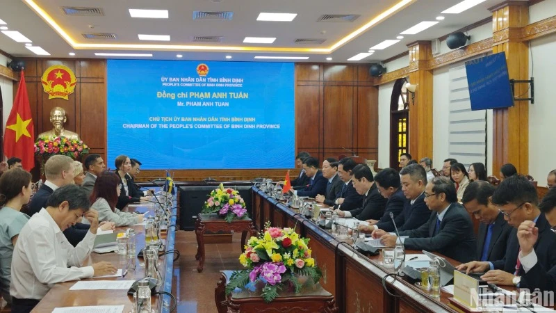 Toàn cảnh buổi ký kết.