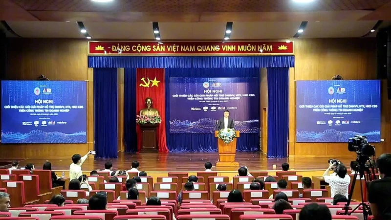 Giới thiệu giải pháp hỗ trợ khu vực kinh tế tư nhân chuyển đổi số.