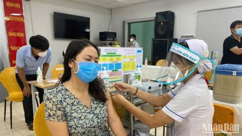 Trong 4 tuần trở lại đây, Thành phố Hồ Chí Minh ghi nhận số ca mắc Covid-19 tăng nhẹ. (Ảnh: CHI MAI)