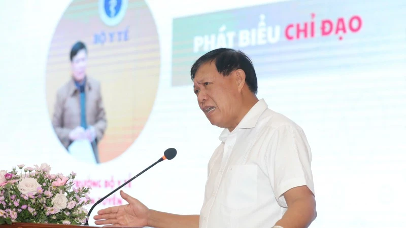 Thứ trưởng Y tế Đỗ Xuân Tuyên phát biểu tại hội thảo.