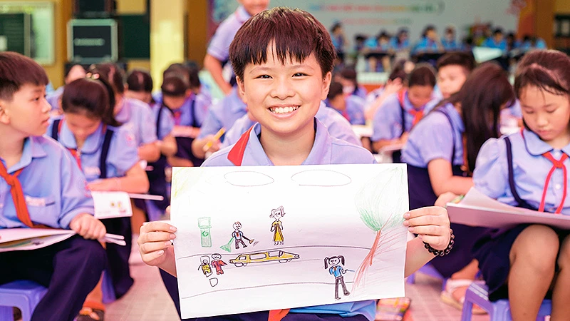 Thiếu nhi Kiên Giang sôi nổi thi vẽ tranh tại "Ngày hội sắc màu" năm 2023.