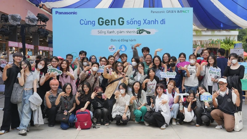 Đông đảo bạn trẻ có mặt tại Ngày hội.