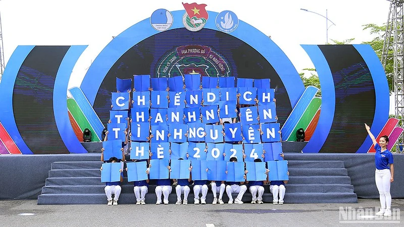 Màn đồng diễn khởi động buổi lễ ra quân Chiến dịch Thanh niên tình nguyện hè năm 2024.