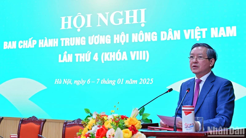 Chủ tịch Hội Nông dân Việt Nam Lương Quốc Đoàn phát biểu khai mạc Hội nghị.