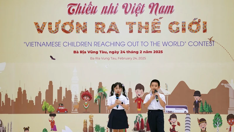 Thiếu nhi Bà Rịa-Vũng Tàu thuyết trình hưởng ứng tại Lễ phát động Sân chơi.