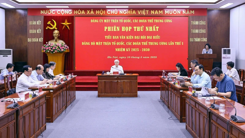 Toàn cảnh phiên họp.