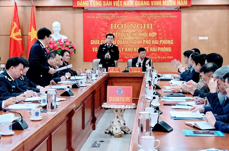 Quang cảnh hội nghị đánh giá 1 năm thực hiện Quy chế phối hợp giữa Ban Quản lý Khu kinh tế Hải Phòng và Cục Hải quan Hải Phòng.