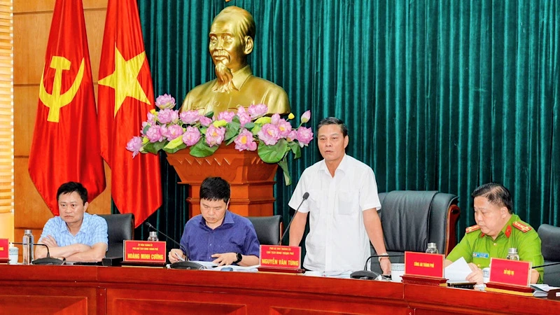 Chủ tịch Ủy ban nhân dân thành phố Hải Phòng họp với các ngành, địa phương về thực hiện Đề án 06 của Thủ tướng Chính phủ.
