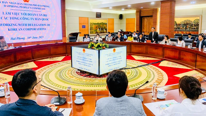 Chủ tịch Ủy ban nhân dân thành phố Hải Phòng tiếp Đoàn cán bộ các Tổng công ty Hàn Quốc tìm hiểu cơ hội hợp tác, đầu tư tại Hải Phòng.
