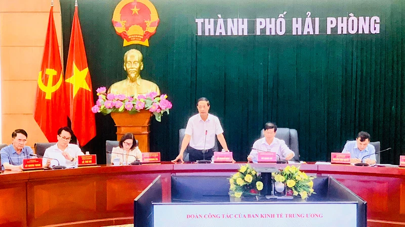 Phó Bí thư Thường trực Thành ủy Hải Phòng Đỗ Mạnh Hiến phát biểu tại cuộc làm việc.