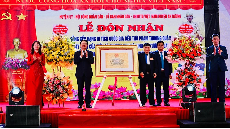 Đón nhận Di tích Quốc gia Đền thờ Phạm Thượng Quận.