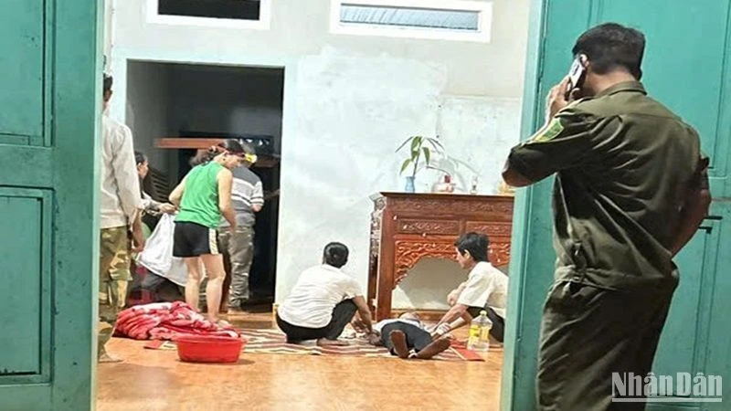 Các gia đình tổ chức lo hậu sự cho hai nạn nhân.