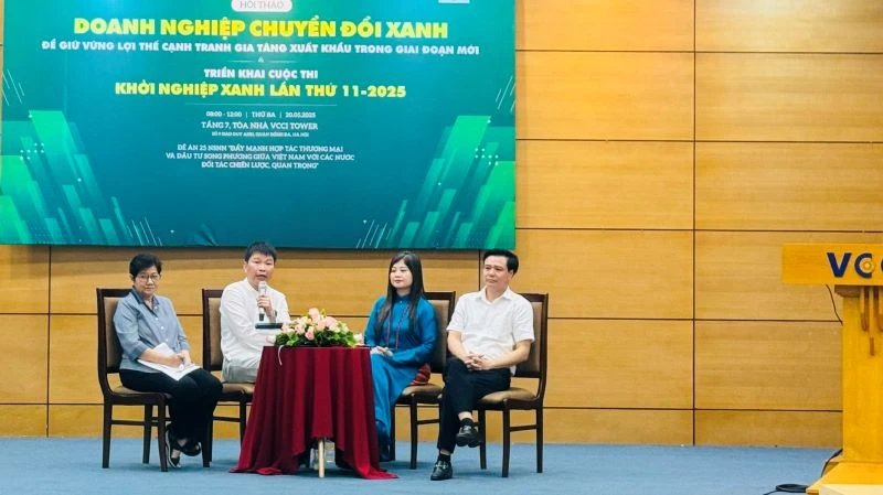 Các diễn giả trao đổi trong hội thảo. (Ảnh: HNV)