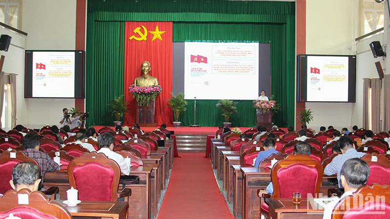 Quang cảnh hội nghị. 