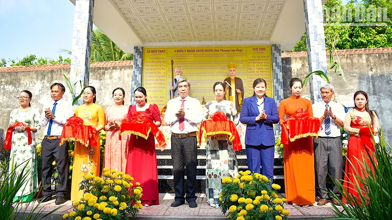 Lễ cắt băng khánh thành Nhà thờ Y tổ.