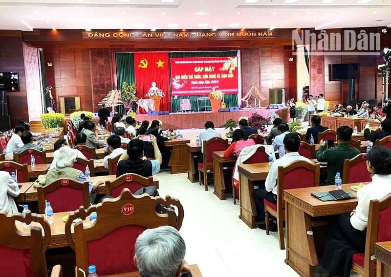 Quang cảnh buổi gặp mặt.