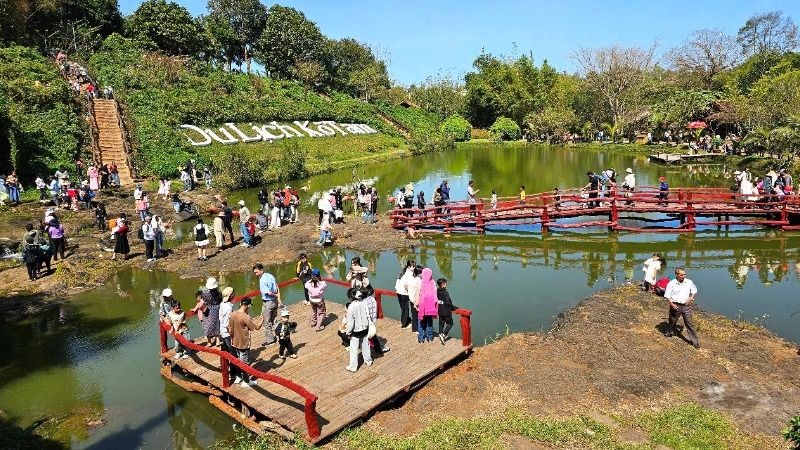 Du khách đến vui chơi tại Khu du lịch cộng đồng Kô Tam, thành phố Buôn Ma Thuột trong những ngày Tết Ất Tỵ 2025.