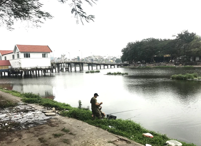 Nhiều hạng mục xây dựng không đúng quy hoạch trong Công viên Tuổi trẻ. 