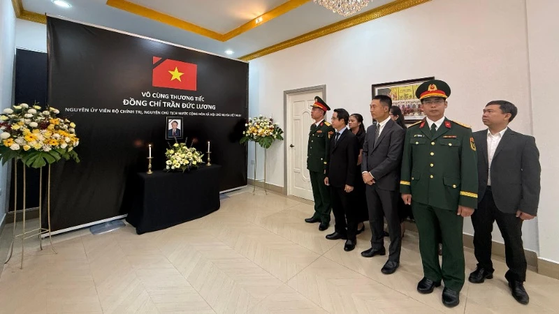 Lễ viếng nguyên Chủ tịch nước Trần Đức Lương được tổ chức trọng thể tại trụ sở Đại sứ quán Việt Nam tại Brunei Darussalam.
