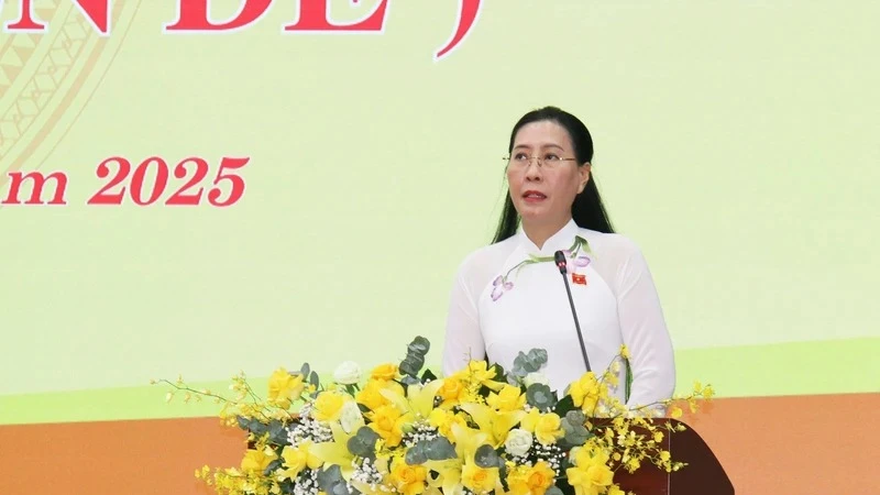 Đồng chí Bùi Thị Quỳnh Vân, Ủy viên Trung ương Đảng, Bí thư Tỉnh ủy, Chủ tịch Hội đồng nhân dân tỉnh Quảng Ngãi.