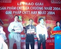 Công ty MiSa nhận Huy chương vàngsản phẩm phần mềm Việt Nam 2004.