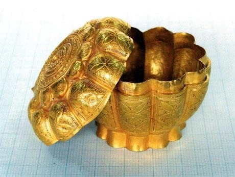 Hộp vàng hình hoa sen dấu ấn đặc trưng văn hóa thời Trần