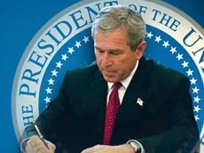 Tổng thống Mỹ G.Bush ký ban hành Luật PNTR đối với Việt Nam