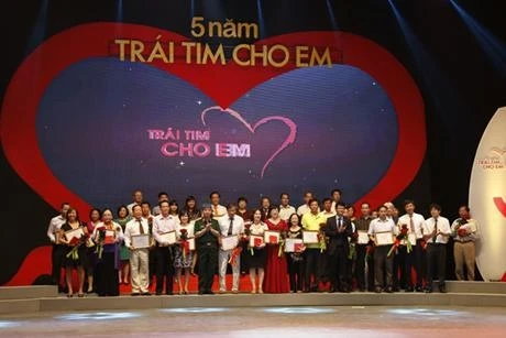 Lễ kỷ niệm năm năm Chương trình Trái tim cho em.