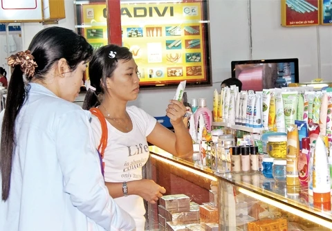 Người tiêu dùng chọn mua mỹ phẩm Thorakao của thương hiệu Lan Hảo - Thorakao.