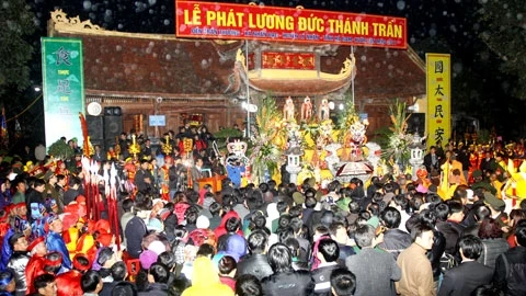 Lễ hội phát lương đền Trần Thương: Ước vọng một năm sung túc, đủ đầy