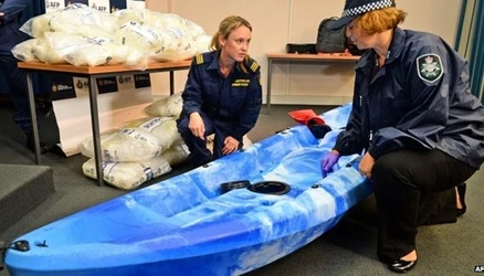 183kg ma túy đá được cất giấu trong 19 chiếc thuyền kayak (ảnh: AFP) 