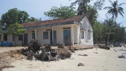 Mỗi năm, tại khu vực xã Phước Thuận, huyện Xuyên Mộc, biển xâm thực vào đất liền cả chục mét.
