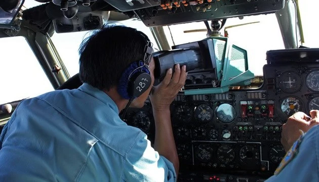 Không quân Việt Nam tham gia tìm kiếm máy bay của Malaysia Airlines mất tích trên biển. (Ảnh: AFP/TTXVN)