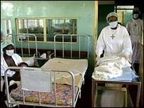 Khoảng 120 chết tại <br> miền tây bắc Congo <br> trong đợt bùng phát <br> dịch bệnh Ebola năm 2003.