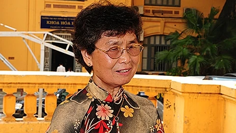 Đồng chí Dương Thị Vịn, Phó Chủ tịch Hội cựu TNXP Thủ đô, Nguyên Phó Chủ tịch Hội Phụ nữ Thành phố, cựu TNXP TP Hà Nội.