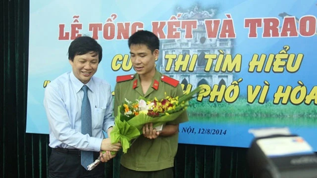 Thí sinh Bùi Gia Hải, sinh viên Học viện An ninh Nhân dân đoạt giải cá nhân xuất sắc nhất trong cuộc thi. 