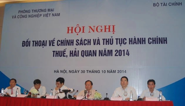 Đại diện các cơ quan nhà nước giải đáp những khúc mắc của các doanh nghiệp