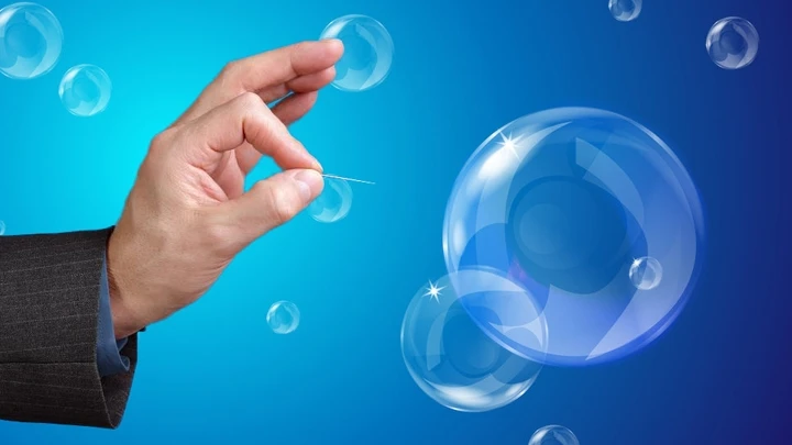 Đầu tư quá dễ dãi và phát triển nóng đã tạo ra những quả bóng dễ vỡ