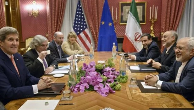 Các quan chức Iran và nhóm P5+1 trước khi bắt đầu cuộc đàm phán tại thành phố Lausanne, Thụy Sĩ. (Ảnh: Reuters)