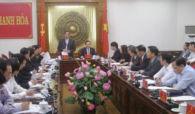 Đồng chí Lê Hồng Anh phát biểu tại buổi làm việc với cán bộ chủ chốt tỉnh Thanh Hóa.