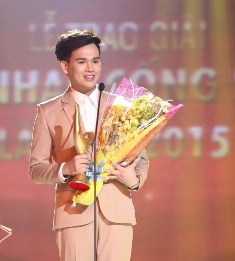 Nguyễn Trần Trung Quân đoạt Giải nghệ sĩ mới của năm và An-bum của năm.