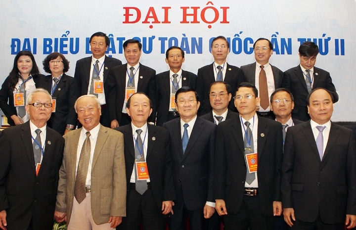 Chủ tịch nước Trương Tấn Sang và Phó Thủ tướng Nguyễn Xuân Phúc với các đại biểu dự Đại hội. Ảnh: NGUYỄN KHANG (TTXVN)